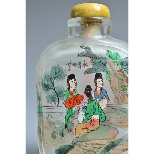 12 - A CHINESE INSIDE PAINTED GLASS SNUFF BOTTLE, ATTRIBUTED TO YONG SHOU TIAN. Of rectangular form decor... 