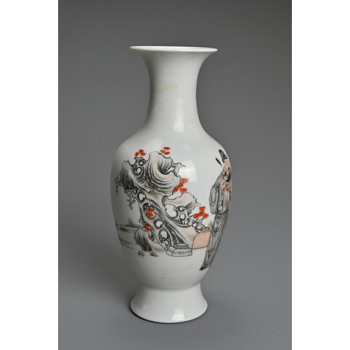 84 - A CHINESE EN GRISAILLE AND IRON RED DECORATED PORCELAIN VASE, 20TH CENTURY. Of baluster form, finely... 