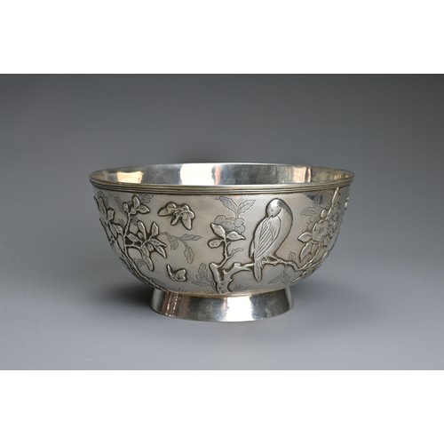 50 - A LARGE CHINESE EXPORT SILVER BOWL, WING CHEONG, HONG KONG, CIRCA 1890. Rounded body on slightly spl... 