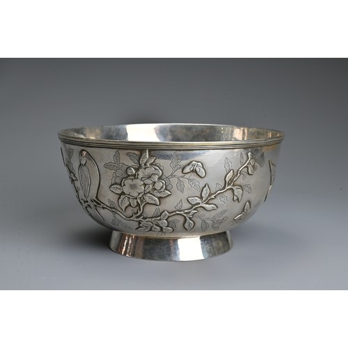 50 - A LARGE CHINESE EXPORT SILVER BOWL, WING CHEONG, HONG KONG, CIRCA 1890. Rounded body on slightly spl... 