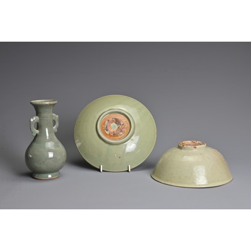 120 - THREE CHINESE CELADON PORCELAIN ITEMS, MING DYNASTY AND LATER. To include a Longquan celadon dish de... 