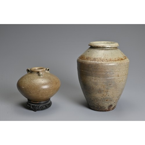 121 - TWO CHINESE CERAMIC ITEMS, YUAN / MING DYNASTY. To include a crackled celadon glazed jar with three ... 