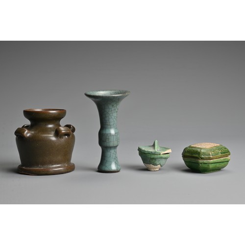 161 - A GROUP OF CHINESE PORCELAIN ITEMS AND OTHERS, MING DYNASTY AND LATER. To include a crackled glaze g... 