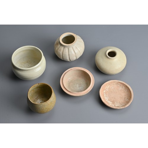 158 - A GROUP OF CHINESE QINGBAI WARE ITEMS, SONG DYNASTY (960-1279). To include a circular pot and cover ... 