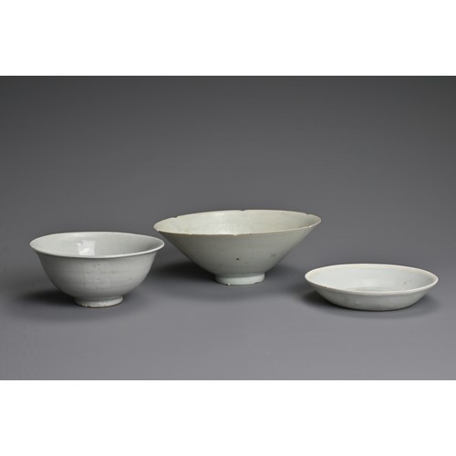 148 - THREE CHINESE QINGBAI WARE PORCELAIN ITEMS, SONG DYNASTY (960–1279). To include a bowl with combed d... 