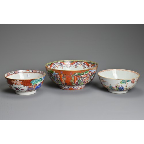 37 - THREE CHINESE FAMILLE ROSE PORCELAIN BOWLS, 18TH CENTURY. Of graduating sizes decorated with various... 