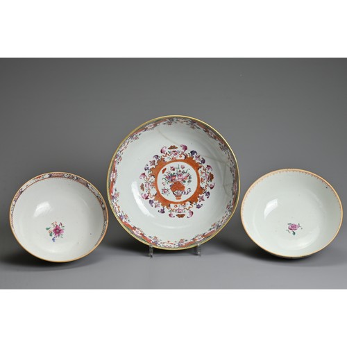 37 - THREE CHINESE FAMILLE ROSE PORCELAIN BOWLS, 18TH CENTURY. Of graduating sizes decorated with various... 