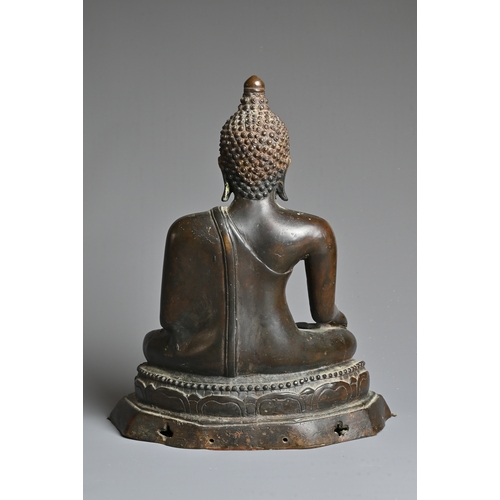 228 - A THAI BRONZE FIGURE OF BUDDHA SHAKYAMUNI, 18/19TH CENTURY. Well cast, dressed in robe seated on a s... 