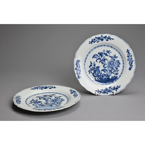 39 - A PAIR OF CHINESE BLUE AND WHITE PORCELAIN DISHES, 18TH CENTURY. Bracket lobed dishes decorated with... 