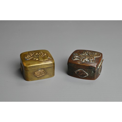 244 - TWO JAPANESE MEIJI PERIOD (1868-1912) SMALL BRONZE SNUFF-BOXES. Each of square form, the first decor... 