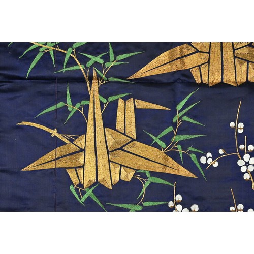 253 - A JAPANESE FUKUSA DEPICTING A PAIR OF ORIGAMI CRANES, EARLY MEIJI PERIOD (1868-1912). Of rectangular... 