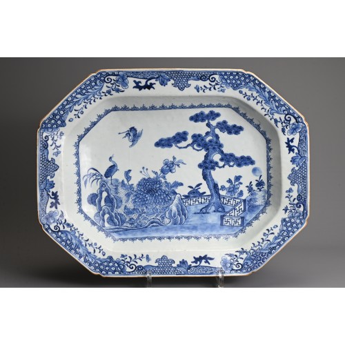 18 - A LARGE CHINESE BLUE AND WHITE PORCELAIN DEEP DISH, 18TH CENTURY. Of octagonal form with deep sides ... 