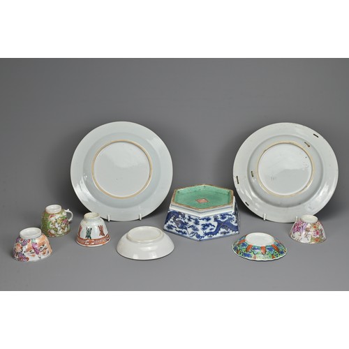 6 - A GROUP OF CHINESE PORCELAIN ITEMS, 18/19TH CENTURY. To include a hexagonal blue and white dragon bo... 