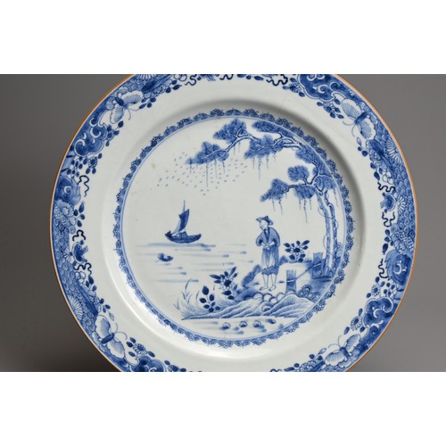 59 - A LARGE CHINESE BLUE AND WHITE EXPORT PORCELAIN PLATE, 18TH CENTURY. Decorated with figure of a man ... 