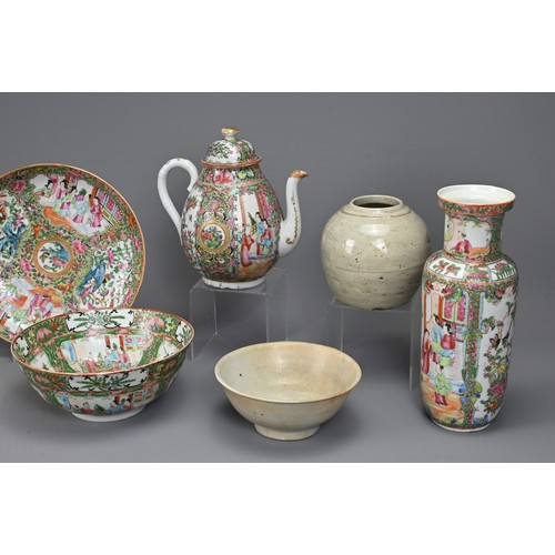 5 - A GROUP OF CHINESE PORCELAIN ITEMS, EARLY 20TH CENTURY AND EARLIER. To include four Canton famille r... 