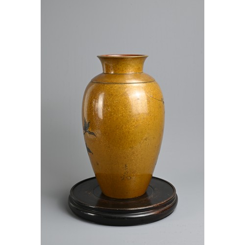 310 - AN EARLY 20TH CENTURY JAPANESE PATINATED BRONZE OVIFORM VASE ON A TURNED WOODEN STAND. The vase inla... 