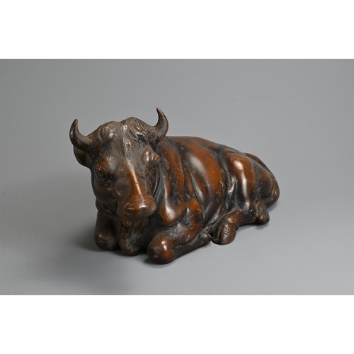 309 - A LARGE JAPANESE LATE MEIJI PERIOD (1868-1912) BRONZE MODEL OF A RECUMBENT COW. Naturalistically mod... 