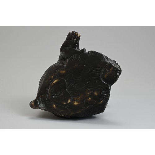 303 - A 20TH CENTURY JAPANESE BRONZE OKIMONO OF A MONKEY BY HIDEYAMA. Naturalistically modelled seated, wi... 