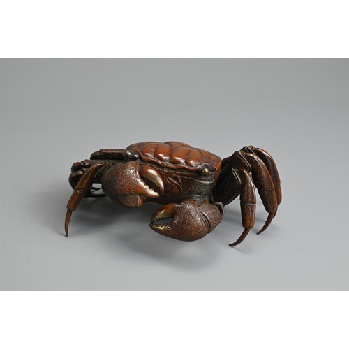 281 - A JAPANESE MEIJI PERIOD (1868-1912) BRONZE JIZAI OKIMONO OF A CRAB. With articulated legs, claws and... 