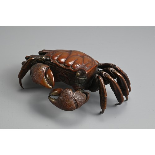 281 - A JAPANESE MEIJI PERIOD (1868-1912) BRONZE JIZAI OKIMONO OF A CRAB. With articulated legs, claws and... 