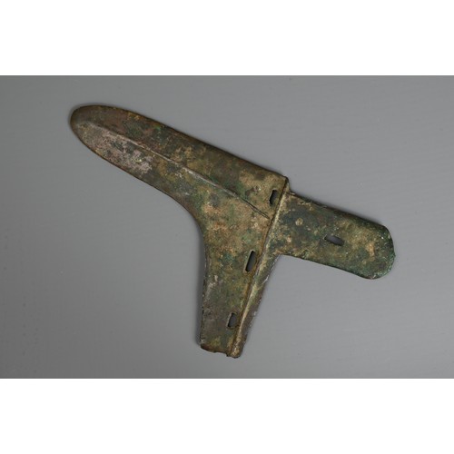 209 - A CHINESE ARCHAIC BRONZE CEREMONIAL DAGGER, GE, WARRING STATES PERIOD (476-221BC). With four pierced... 