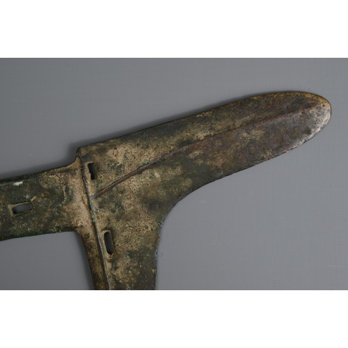 209 - A CHINESE ARCHAIC BRONZE CEREMONIAL DAGGER, GE, WARRING STATES PERIOD (476-221BC). With four pierced... 