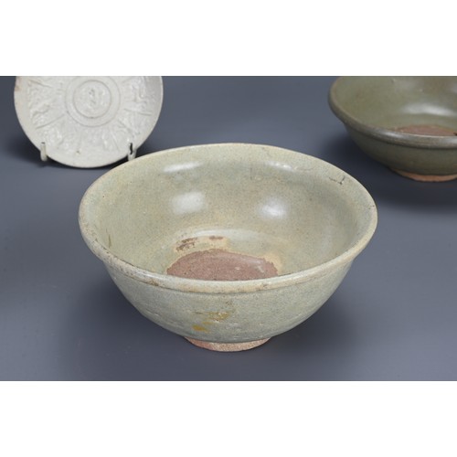 43 - A GROUP OF CHINESE AND OTHER CERAMIC ITEMS, YUAN DYNASTY AND LATER. To include three glazed bowls; A... 