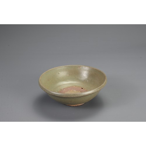 43 - A GROUP OF CHINESE AND OTHER CERAMIC ITEMS, YUAN DYNASTY AND LATER. To include three glazed bowls; A... 