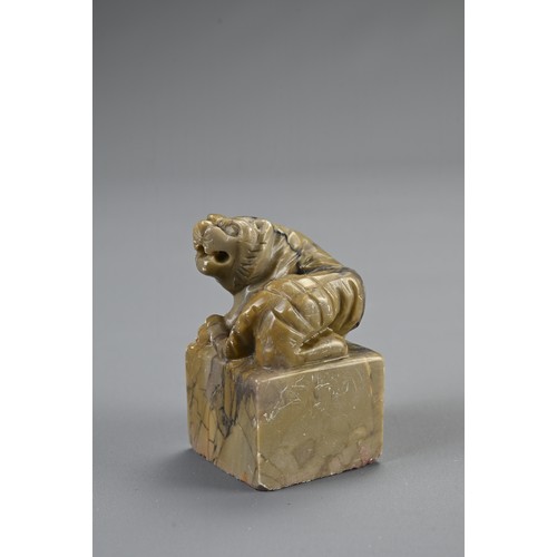 48 - A GROUP OF CHINESE SOAPSTONE SEALS AND PAPERWEIGHTS, 19/20TH CENTURY. To include a pair of weights i... 