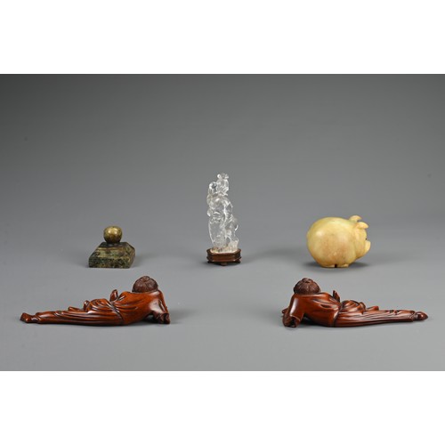 49 - A GROUP OF CHINESE ITEMS, 20TH CENTURY. To include a mirrored pair of carved boxwood figures of a ma... 