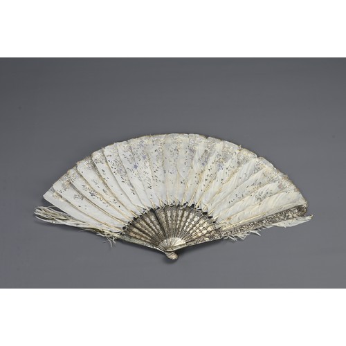 63 - A RARE CHINESE SILVER FILIGREE PAINTED FEATHER FAN, CIRCA 1900. Probably Canton. The feathers painte... 