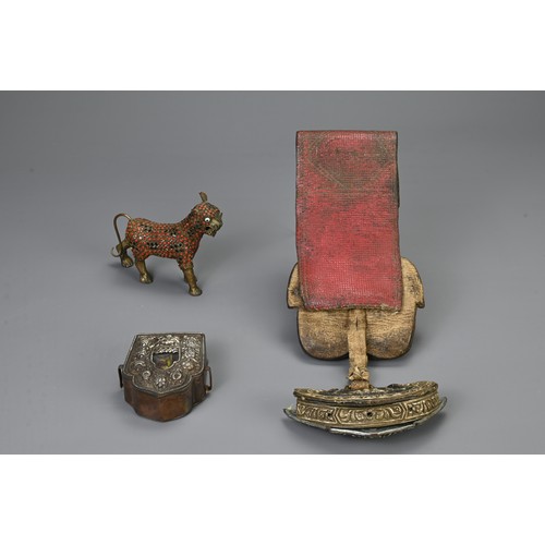 93 - A GROUP OF TIBETAN METALWARE ITEMS, 20TH CENTURY. To include a hanging Gau or amulet box with imitat... 