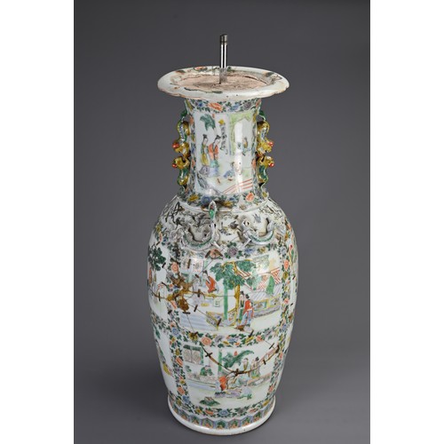 137 - A LARGE CHINESE FAMILLE VERTE PORCELAIN VASE, 19TH CENTURY. Of baluster form decorated with panels o... 