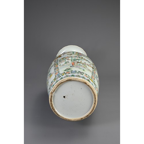 137 - A LARGE CHINESE FAMILLE VERTE PORCELAIN VASE, 19TH CENTURY. Of baluster form decorated with panels o... 