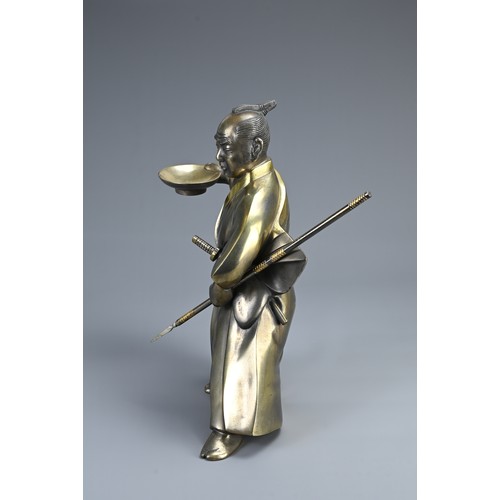 290 - A JAPANESE SILVERED & PARCEL-GILT BRONZE OF THE SAMURAI MORI TAHEI, 20th century, the famous samurai... 