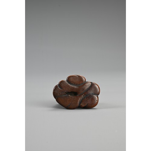 299 - JAPANESE EDO PERIOD BOXWOOD NETSUKE OF TWO TOADS, with the mother carrying her young on her back. un... 