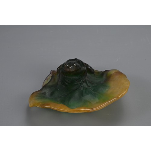 349 - A DAUM FROSTED PATE-DE-VERRE LEAF DISH MOULDED WITH A FROG. Incised Daum/France to base, naturalisti... 