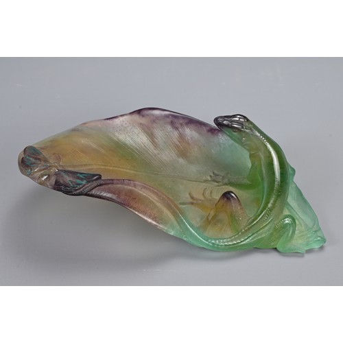 351 - A DAUM FROSTED PATE-DE-VERRE LEAF DISH MOULDED WITH A LIZARD. Incised Daum/France to base, naturalis... 