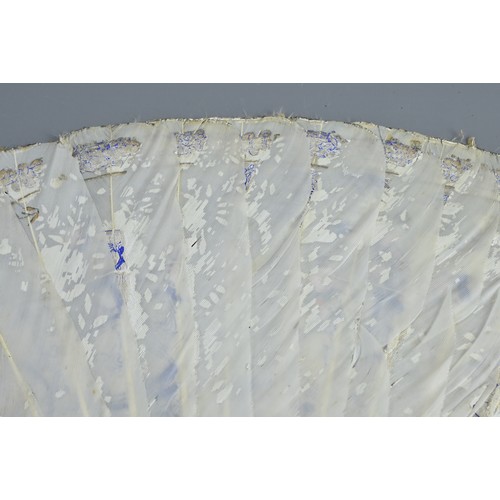 63 - A RARE CHINESE SILVER FILIGREE PAINTED FEATHER FAN, CIRCA 1900. Probably Canton. The feathers painte... 