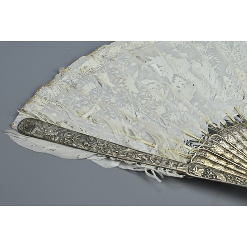 63 - A RARE CHINESE SILVER FILIGREE PAINTED FEATHER FAN, CIRCA 1900. Probably Canton. The feathers painte... 