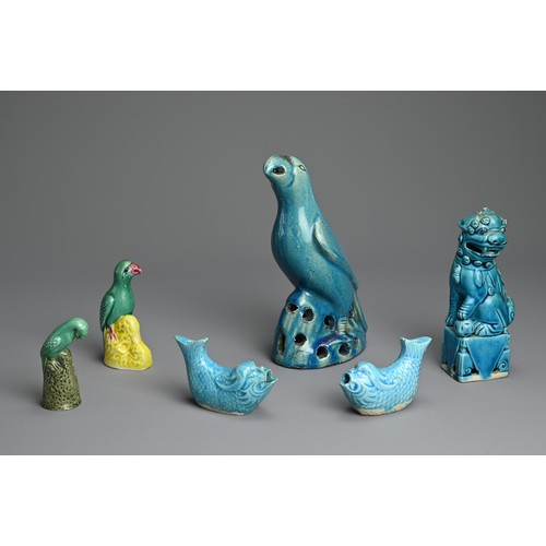 9 - A GROUP OF CHINESE TURQUOISE AND GREEN GLAZED PORCELAIN ITEMS, EARLY 20TH CENTURY. To include a mode... 