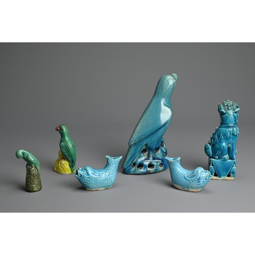 9 - A GROUP OF CHINESE TURQUOISE AND GREEN GLAZED PORCELAIN ITEMS, EARLY 20TH CENTURY. To include a mode... 