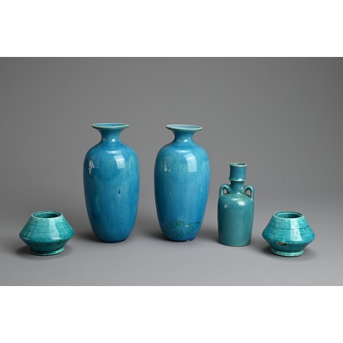 10 - A GROUP OF CHINESE TURQUOISE GLAZED PORCELAIN STONEWARE ITEMS, 18/19TH CENTURY. To include a pair of... 