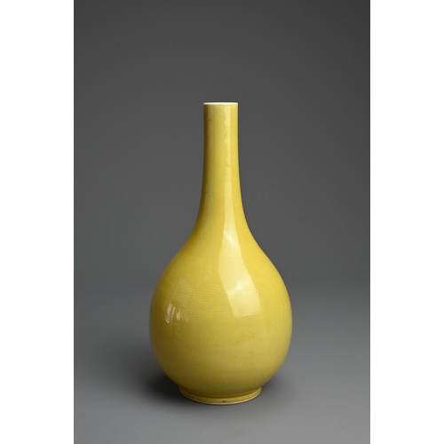 14 - A FINE CHINESE YELLOW GLAZED PORCELAIN BOTTLE VASE, REPUBLIC PERIOD. Of pear shape with cylindrical ... 