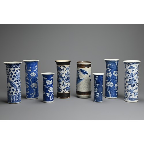 21 - A GROUP OF CHINESE BLUE AND WHITE AND CRACKLE WARE PORCELAIN SLEEVE VASES, 19/20TH CENTURY. Each or ... 