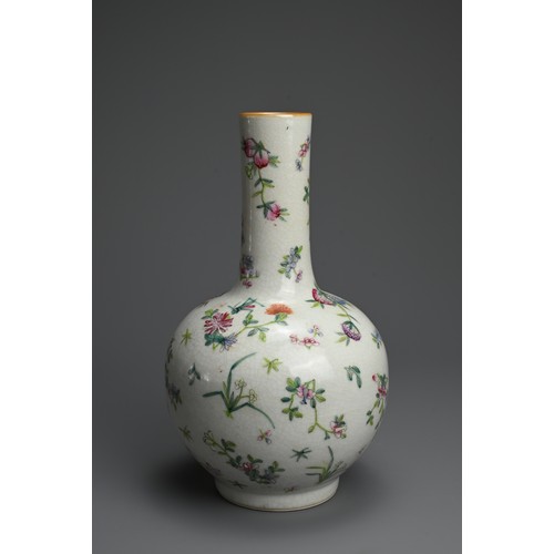 35 - A CHINESE FAMILLE ROSE PORCELAIN BOTTLE VASE, LATE QING DYNASTY. Globular body with cylindrical neck... 