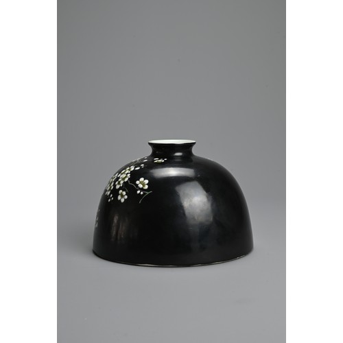 51 - A CHINESE FAMILLE NOIRE PORCELAIN BEEHIVE FORM WATER POT, 20TH CENTURY. Rounded body leading to a sh... 