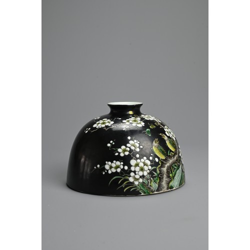 51 - A CHINESE FAMILLE NOIRE PORCELAIN BEEHIVE FORM WATER POT, 20TH CENTURY. Rounded body leading to a sh... 