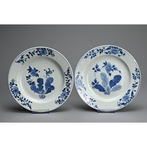 56 - A GROUP OF CHINESE BLUE AND WHITE PORCELAIN DISHES, 18TH CENTURY. To include two pairs and a similar... 