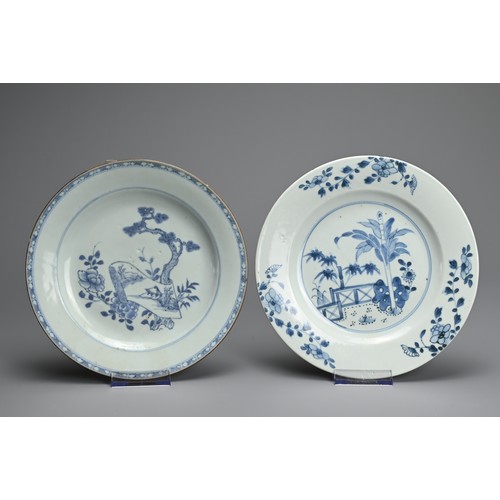 56 - A GROUP OF CHINESE BLUE AND WHITE PORCELAIN DISHES, 18TH CENTURY. To include two pairs and a similar... 